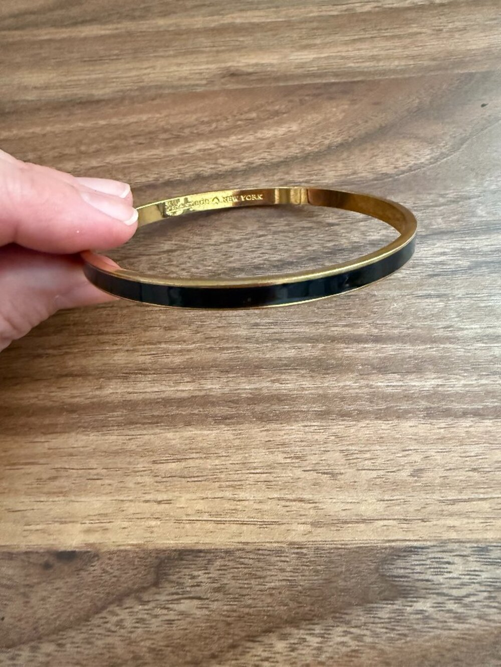 Kate Spade Draw the Line Black Enamel Gold Bangle Bracelet Idiom Collection NWOT - Picture 2 of 4